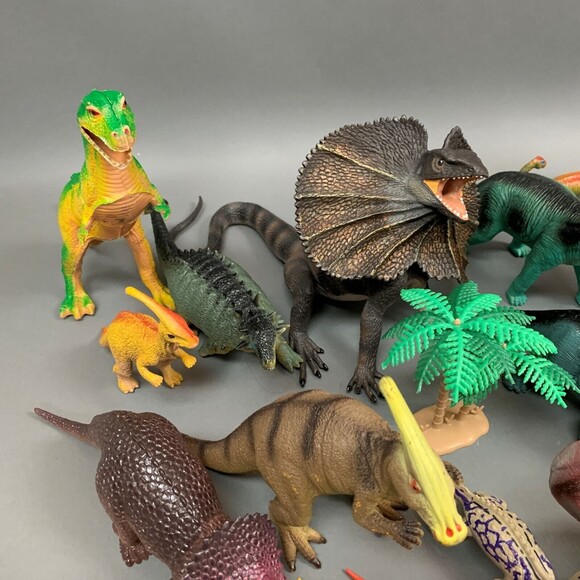Variety of Toys Dinosaurs Hard Plastic Lot of 31 Pretend Play - Picture 2 of 10